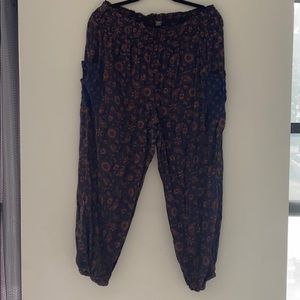 Flowy floral Pants
